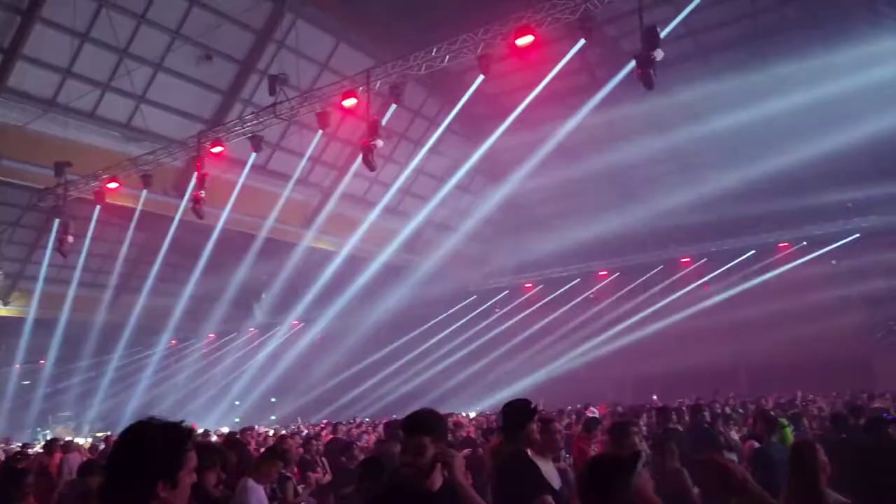 Laser lights over the crowd